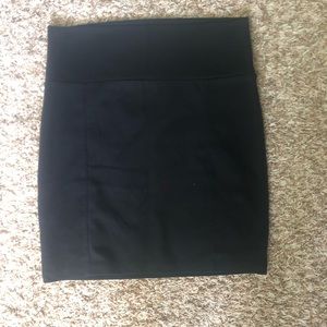 Black pencil skirt- M